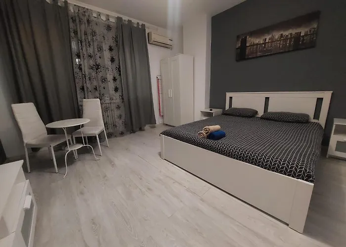 Tudor Arghezi Universitate *